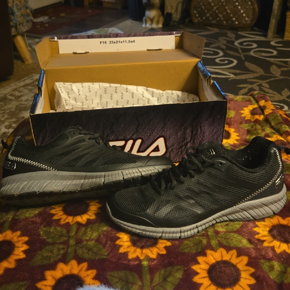 Fila Black and Gray Running Sneakers